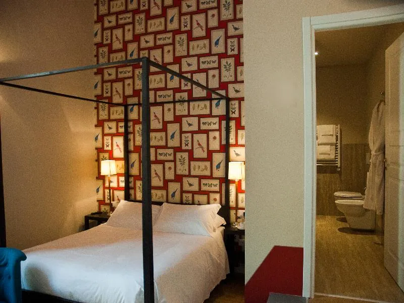 DOUBLE STANDARD Room, Black 5 Florence Suite, Florence