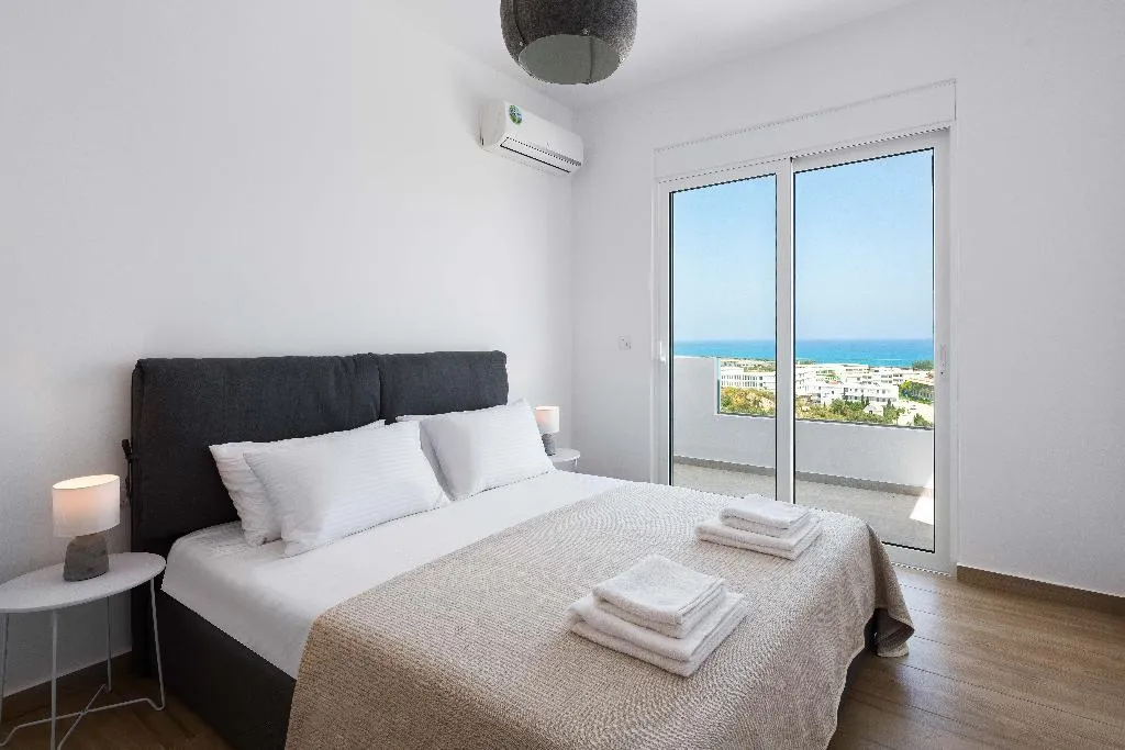 VILLA GARDEN VIEW Room, Hill and Sea View Villa, Rhodes