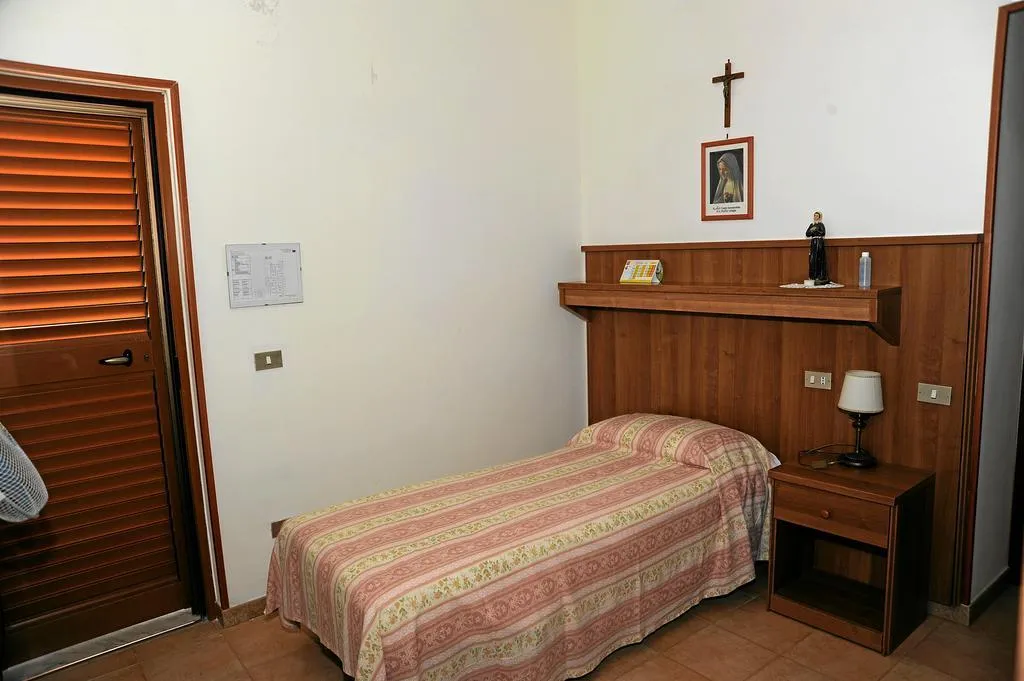 DOUBLE SINGLE USE STANDARD Room, Oasi Madre Della Pace, Naples