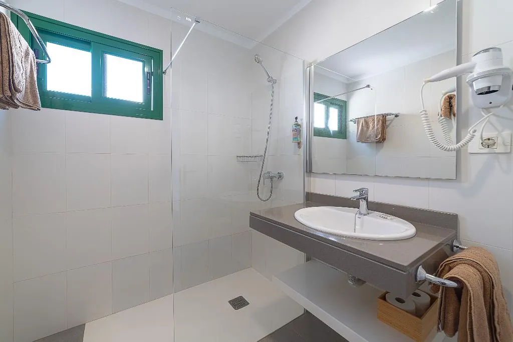 Room, Elena Apartamentos, Lanzarote