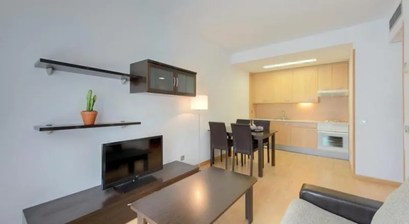 JUNIOR SUITE STANDARD Room, Madrid Airport Suites Affiliated By Melia, Madrid