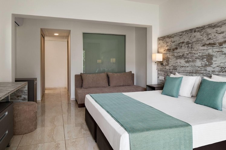 Thalassaki Hotel, Cyprus
