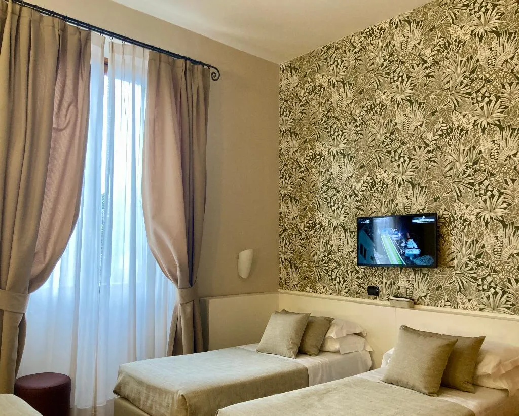 QUADRUPLE STANDARD Room, Caravaggio, Florence