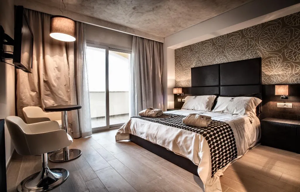 DOUBLE CLASSIC WITH BALCONY Room, Hotiday La Maddalena, Olbia