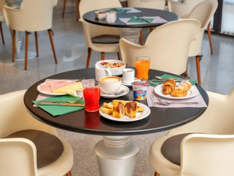 Restaurant, B&B Hotel Prestige Ornago, Milan