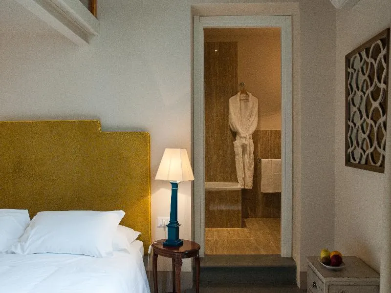 QUADRUPLE CITY VIEW Room, Black 5 Florence Suite, Florence