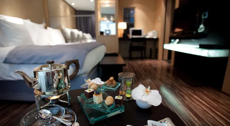 SUITE TWO BEDROOMS Room, Romeo, Naples