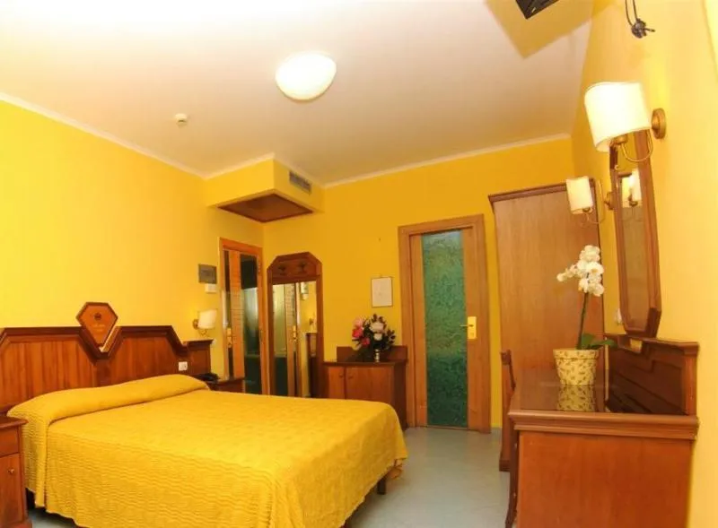 TRIPLE STANDARD Room, Ascot Hotel Sorrento, Naples