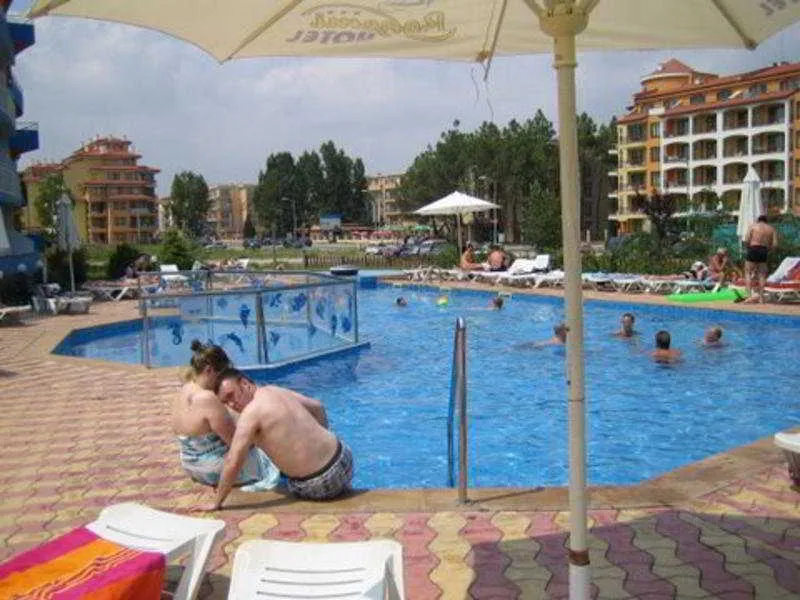 Pool, Bohemi, Bourgas