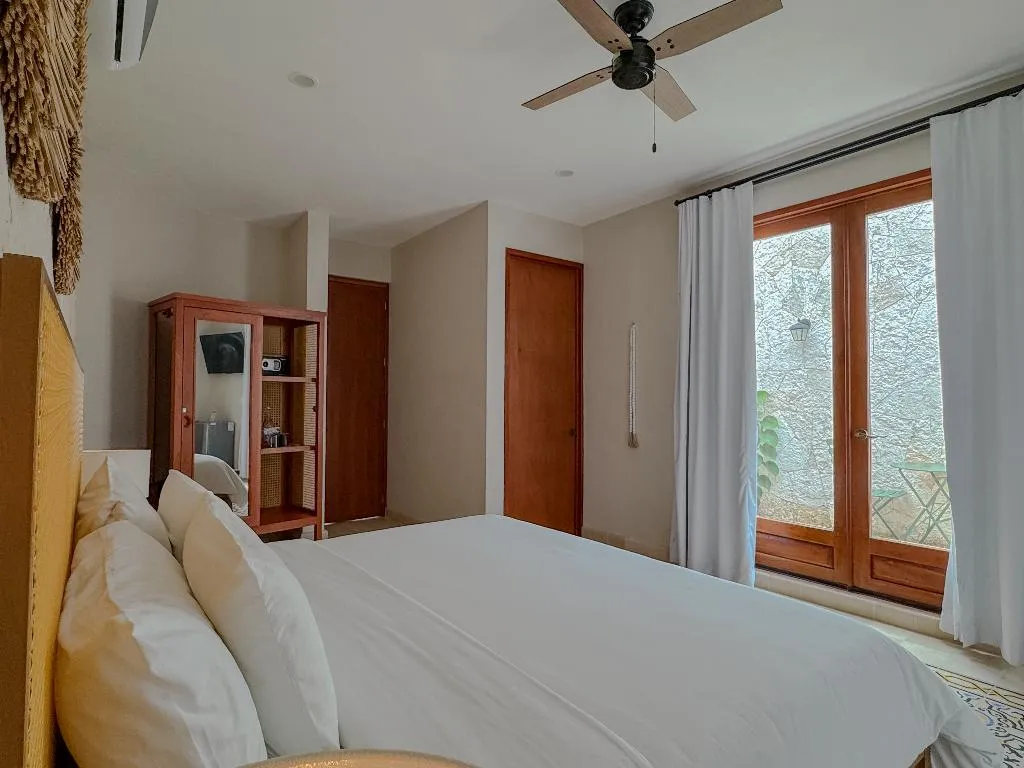 Room DELUXE ONE BED Room, Frater Yucatan Hotel, Cancun Area
