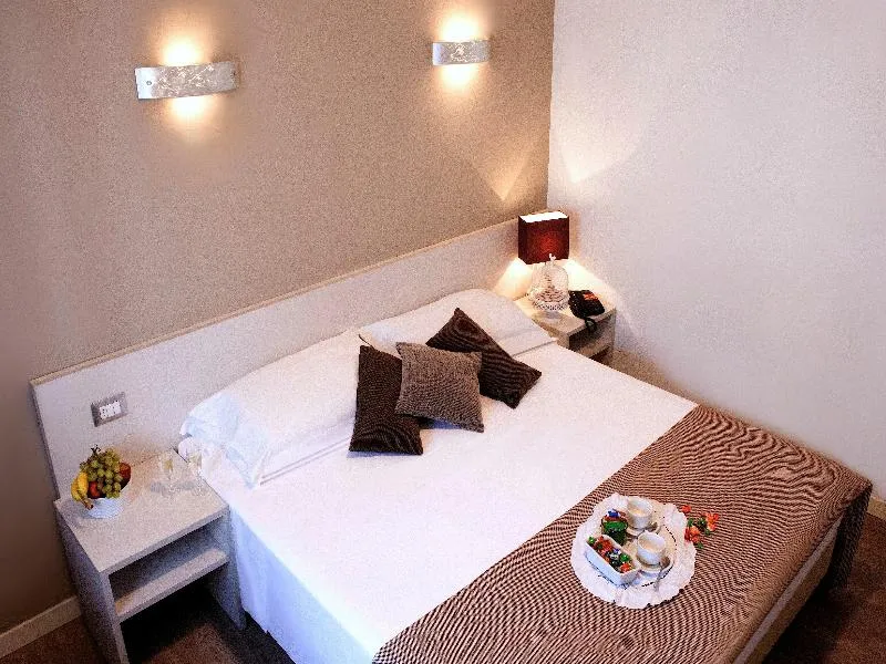 Room, Mennini, Milan