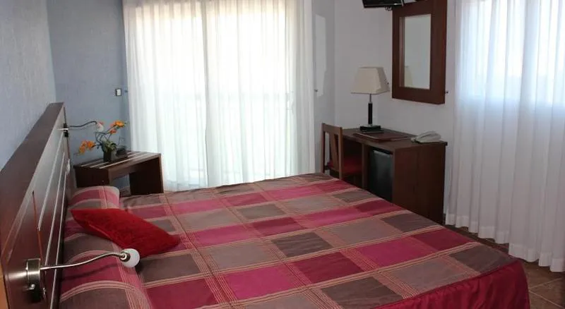Double or Twin CAPACITY 2 Room, La Familia Gallo Rojo, Costa Blanca
