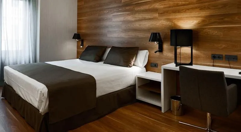 DOUBLE SINGLE USE STANDARD Room, Catalonia Puerta del Sol, Madrid