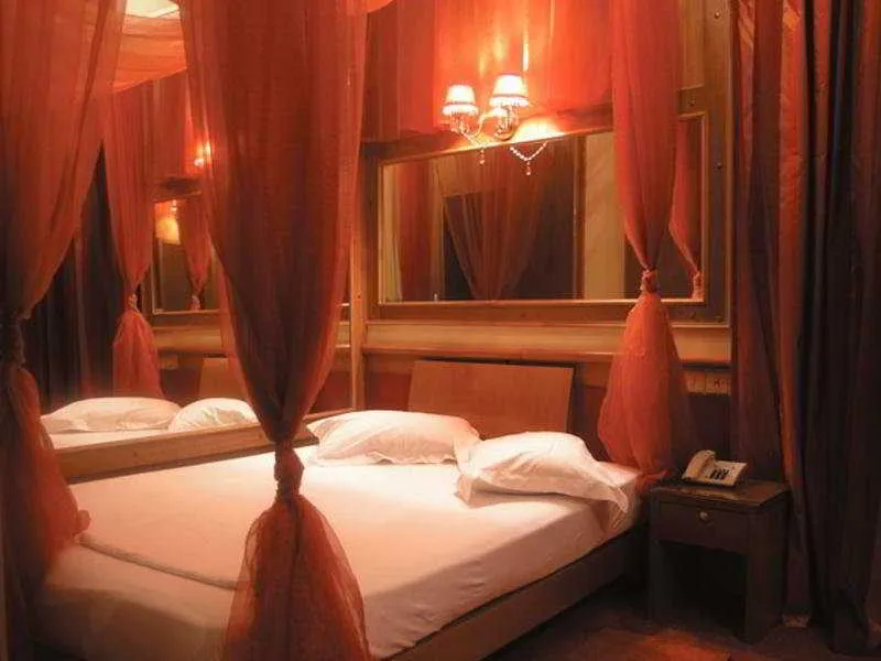 Room, Diva, Athens