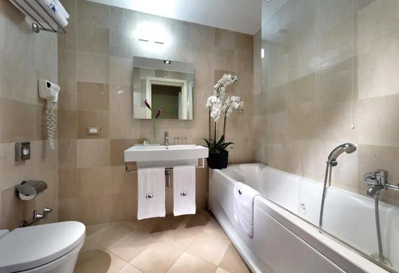 Room, Mercure Roma Centro St. John, Naples