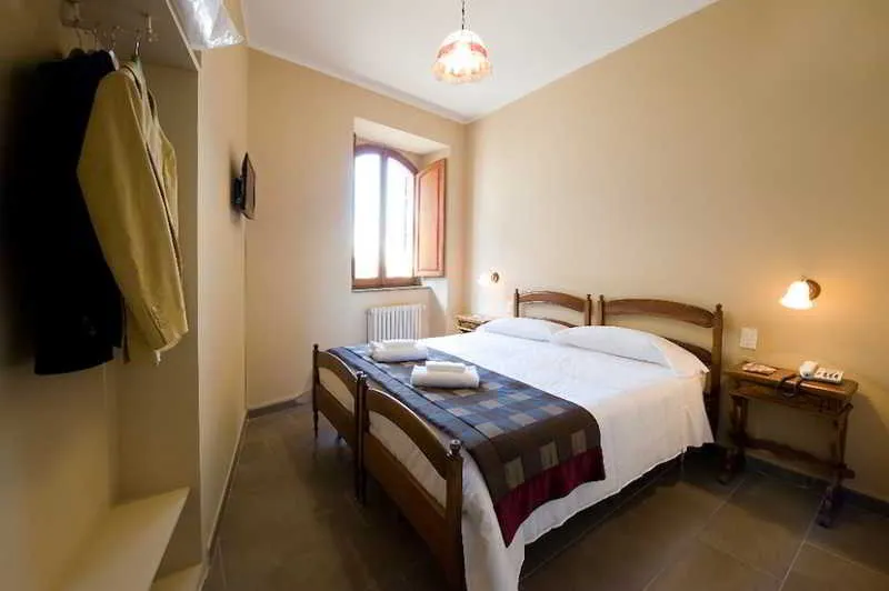 Room, Properzio, Perugia