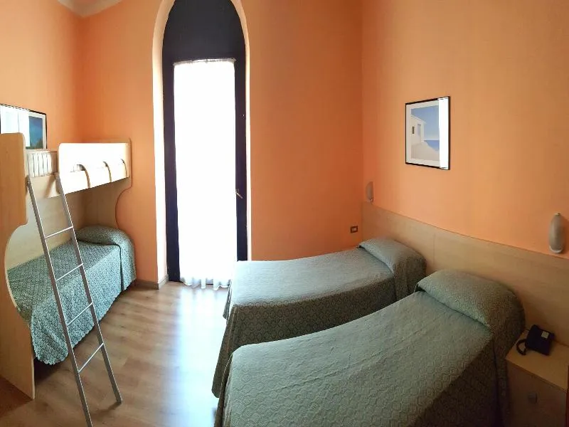 TRIPLE STANDARD Room, Europa Hotel, Milan