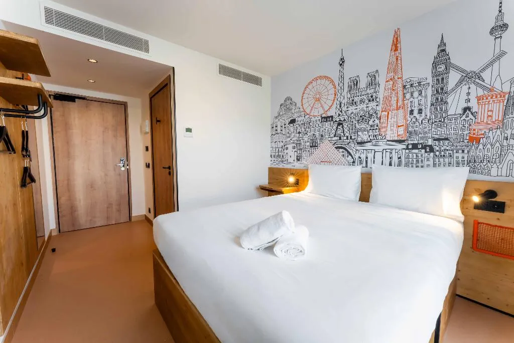 General view, easyHotel Alicante Centro, Costa Blanca