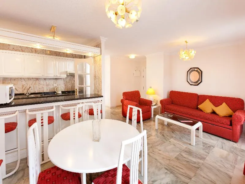 APARTMENT CAPACITY 5 TWO BEDROOMS Room, Apartamentos Casablanca, Tenerife