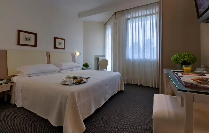 DOUBLE CLASSIC MOUNTAIN VIEW Room, Continental Terme Hotel, Venice