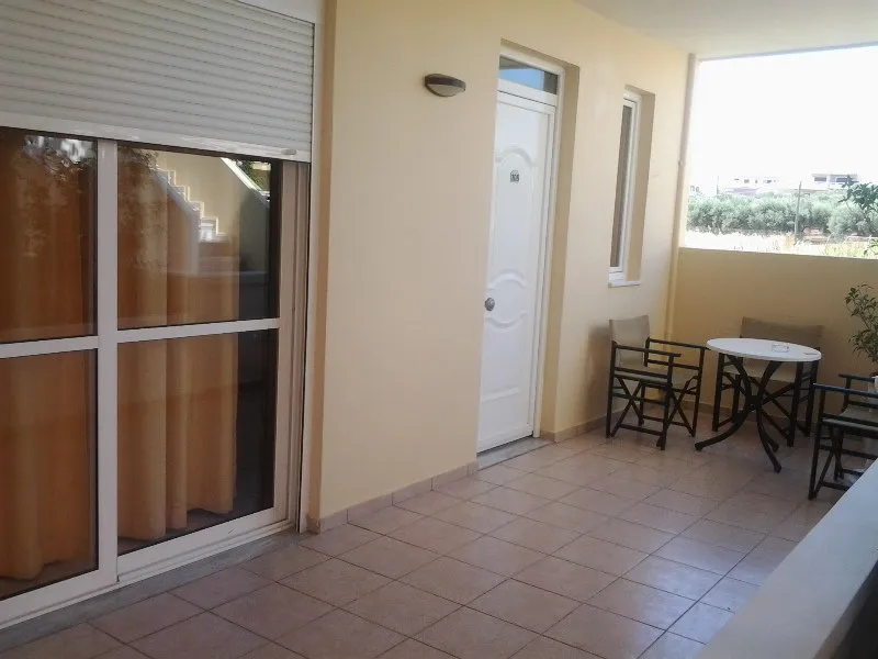Room, Pella Steve, Crete