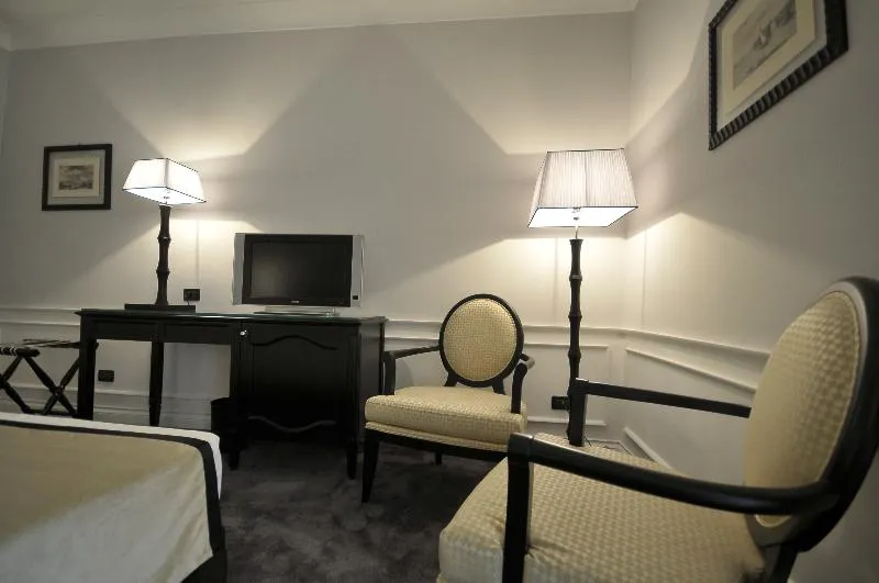 DOUBLE EXECUTIVE Room, Grand Hotel Oriente, Naples