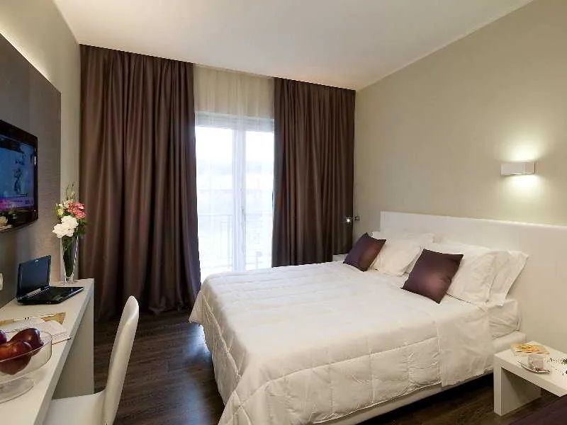 DOUBLE SUPERIOR Room, Isola Sacra Rome Airport Hotel, Rome