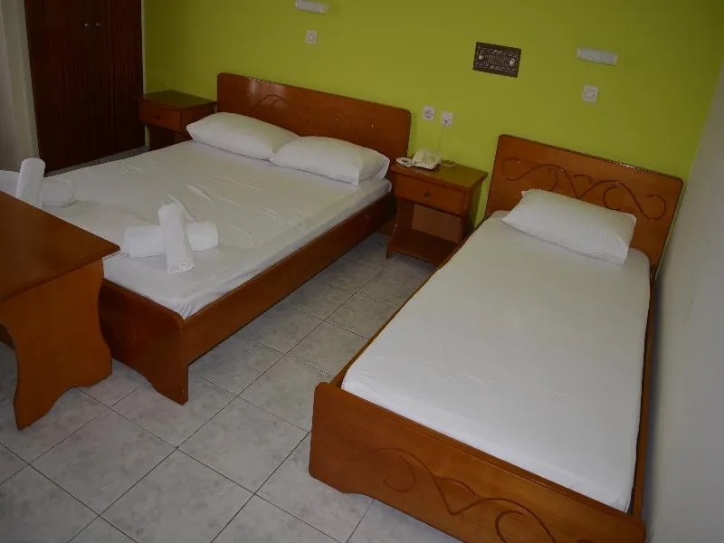 STUDIO CAPACITY 3 Room, Montes Studios & Apartments, Zante