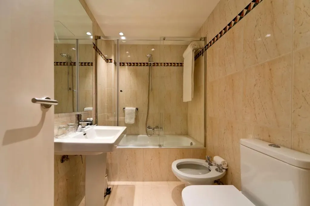 Room, Dorma Casa de los Linajes, Madrid