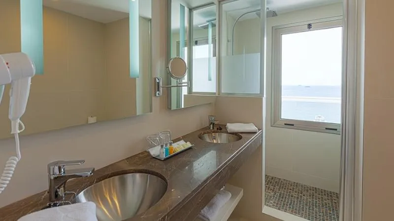 JUNIOR SUITE CAPACITY 3 Room, Sirenis Hotel Tres Carabelas & SPA, Ibiza