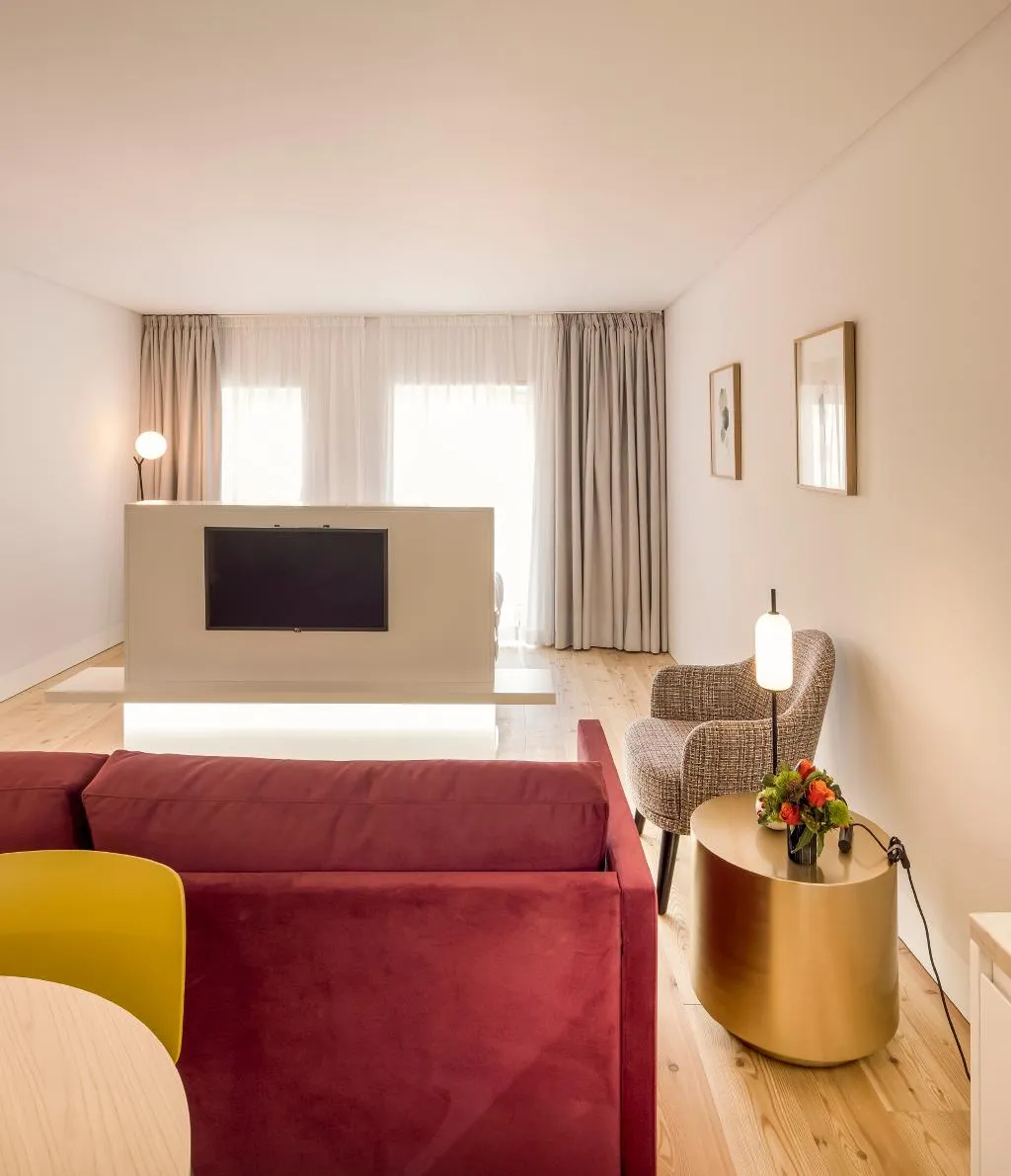 STUDIO SUPERIOR Room, Lisbon Serviced Apartments - Mouraria, Lisbon