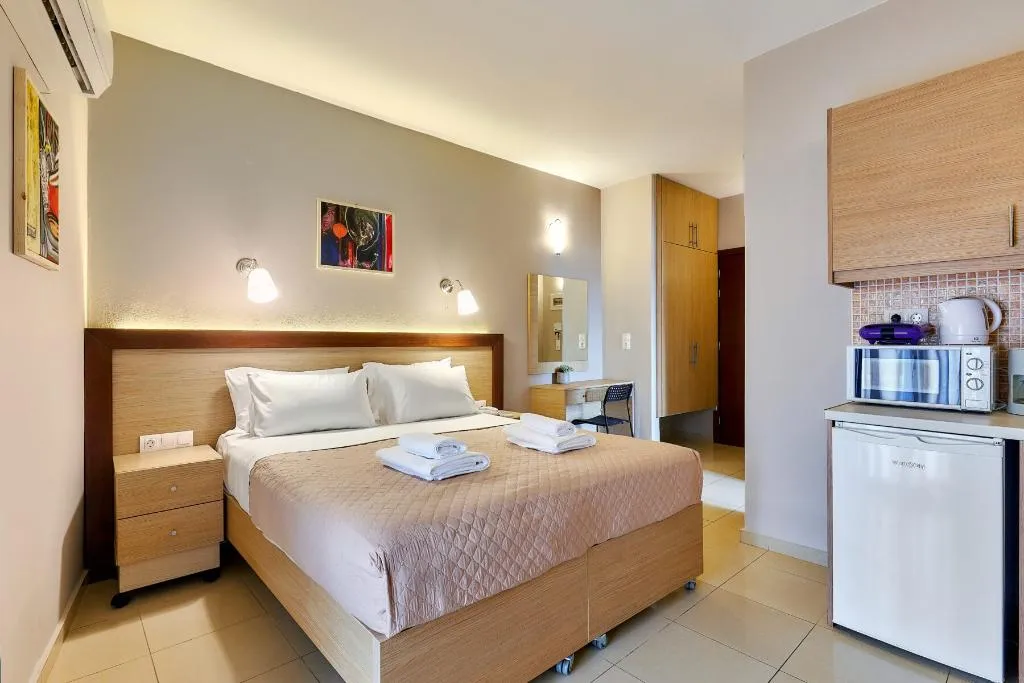 STUDIO CITY VIEW KING BED Room, Dorian, Crete
