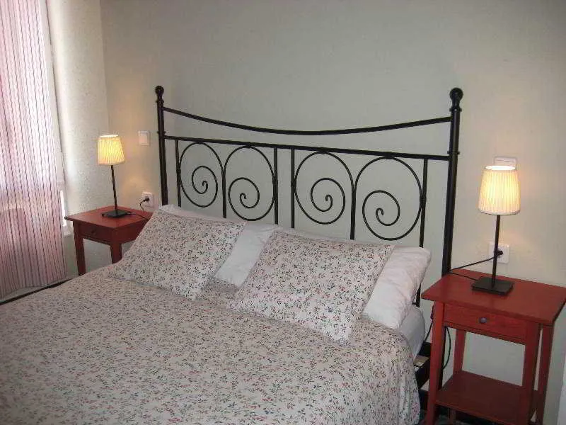 DOUBLE WITH SHARED BATHROOM Room, B&B Hi Valencia Cánovas, Valencia