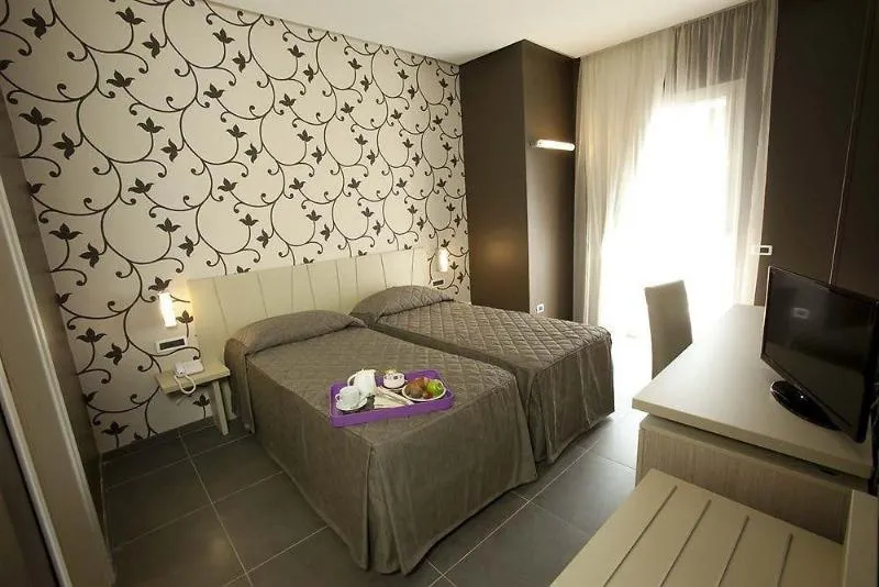 TWIN BASIC Room, Sunrise Hotel, Naples