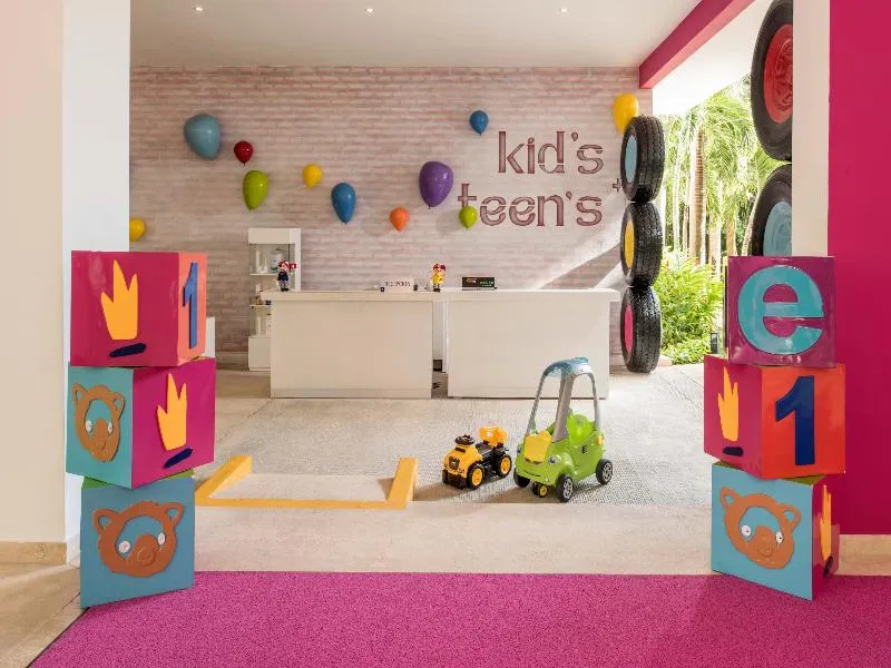 Sports and Entertainment, Family Club Princess, Playa Del Carmen