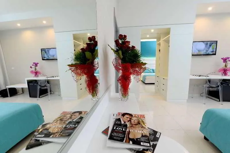 APARTMENT CAPACITY 4 Room, Giulivo Hotel & Village, Naples