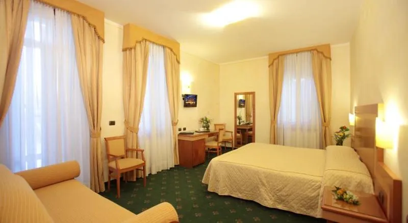 TRIPLE STANDARD Room, Venezia 2000, Venice
