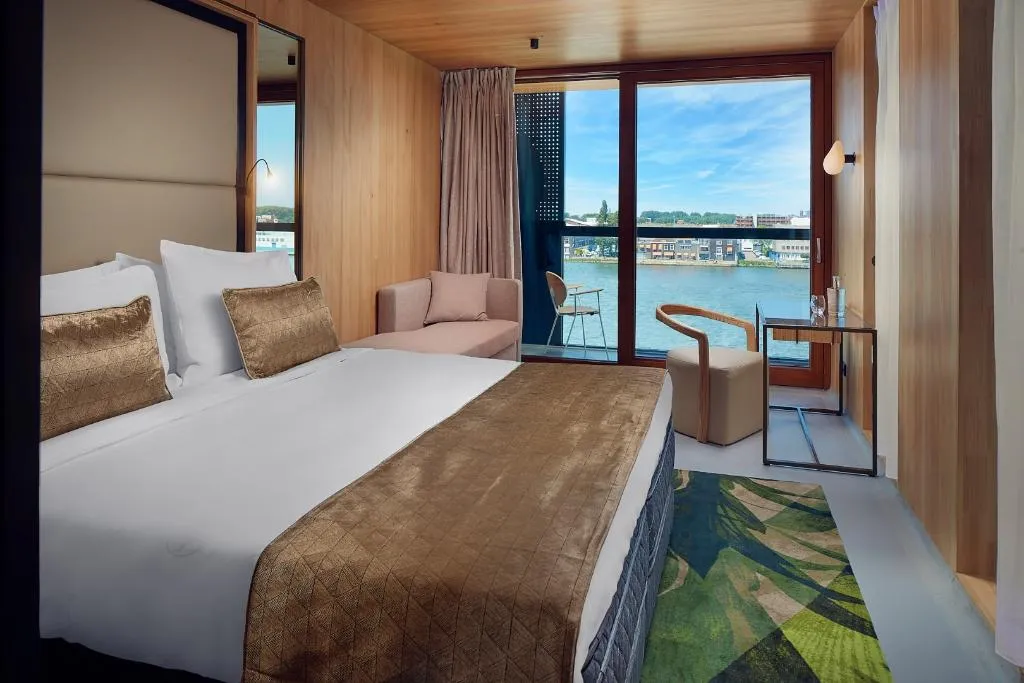 Double or Twin SUPERIOR Room, Hotel Jakarta Amsterdam, Amsterdam