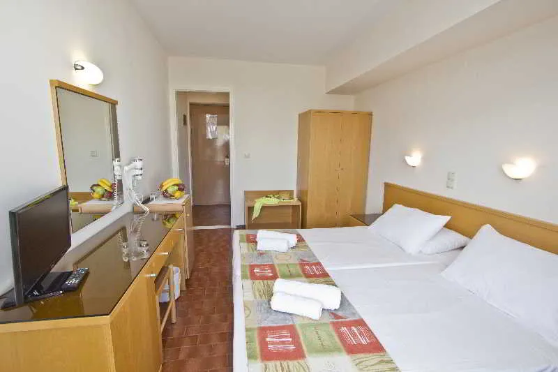 Room, Nafsika, Rhodes