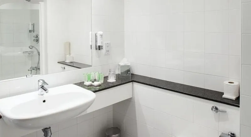 Room, Maldron Hotel Smithfield, Dublin