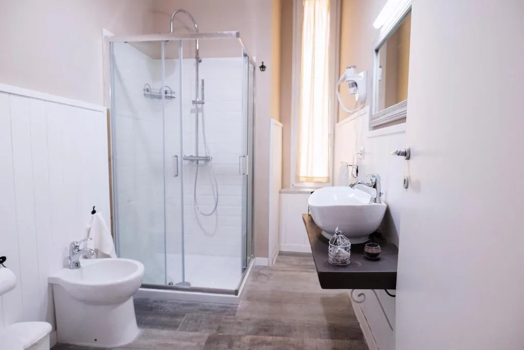 DOUBLE DELUXE WITH BALCONY Room, Dimora Partenopea, Naples