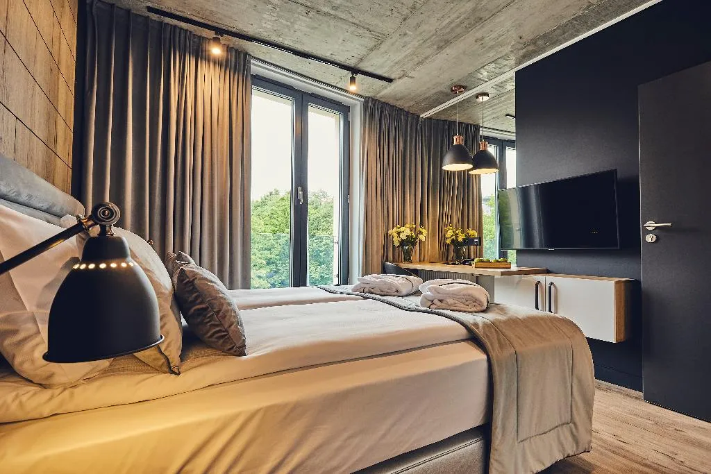 SUITE CAPACITY 3 Room, The Bridge Suites, Krakow
