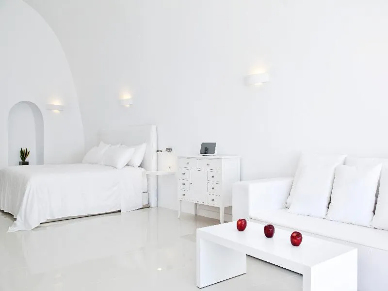 SUITE SEA VIEW HONEYMOON Room, Katikies Chromata Santorini - The Leading Hotels, Santorini