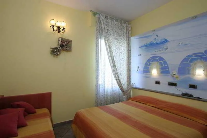 TRIPLE STANDARD Room, Hotel Europeo City Break, Naples