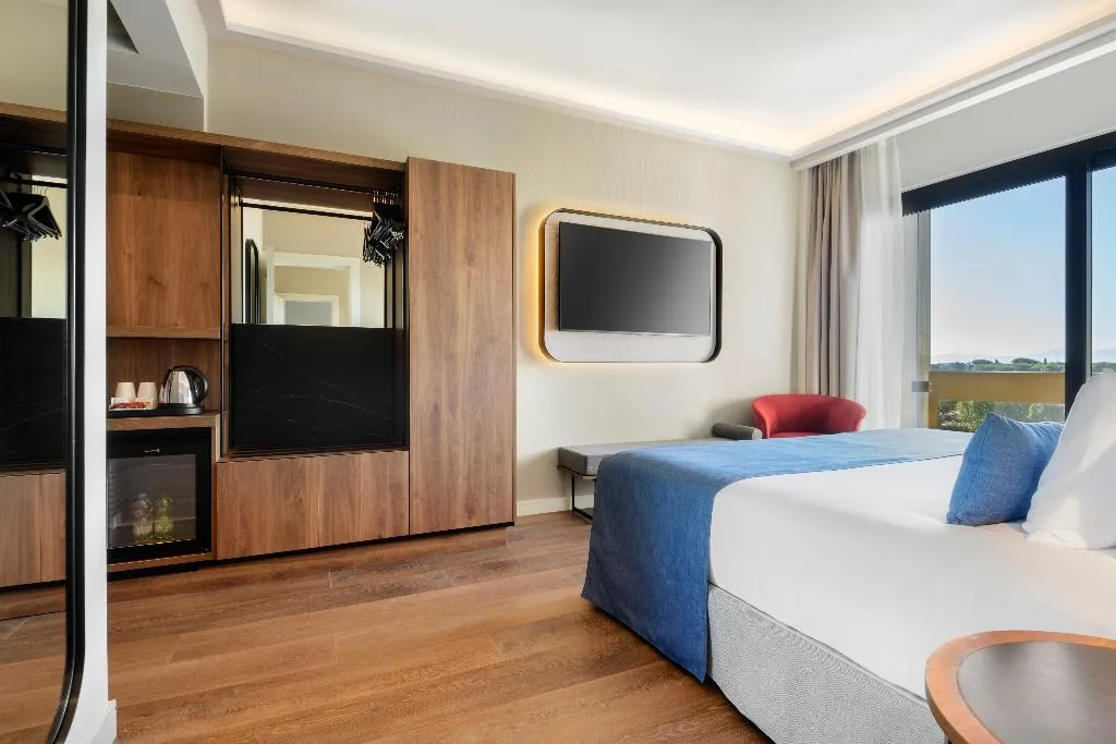JUNIOR SUITE STANDARD Room, Barceló Roma, Rome