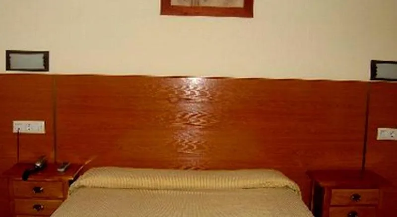 SINGLE STANDARD Room, Eurico, Madrid