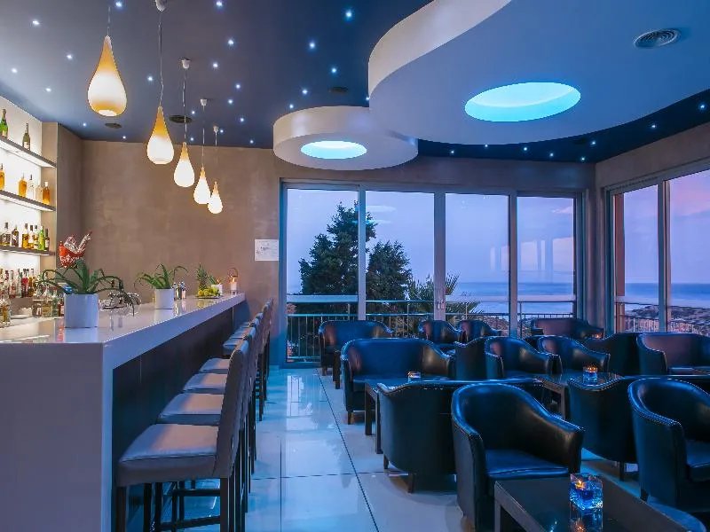 Bar, Blue Bay Resort Hotel, Crete