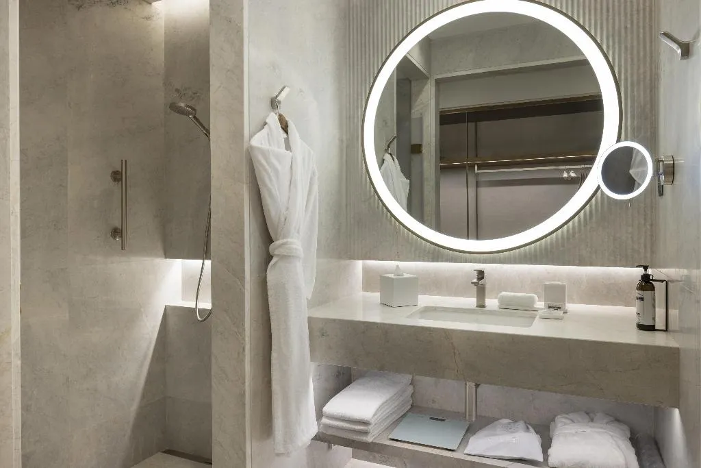 SINGLE DELUXE KING BED Room, Grand Hyatt Izmir Istinyepark, Izmir