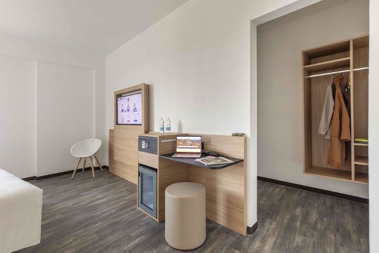 B B Hotel Pomezia Roma, Rome