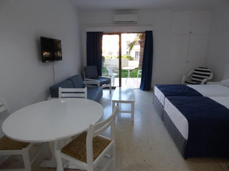 Room, Amore hotel Apts, Cyprus